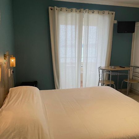 Au Tapis De Sable Hotel Saint-Cyr-sur-Mer Kültér fotó
