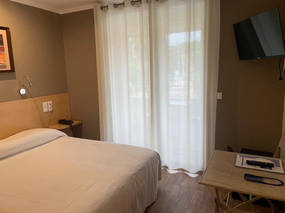 Au Tapis De Sable Hotel Saint-Cyr-sur-Mer Kültér fotó