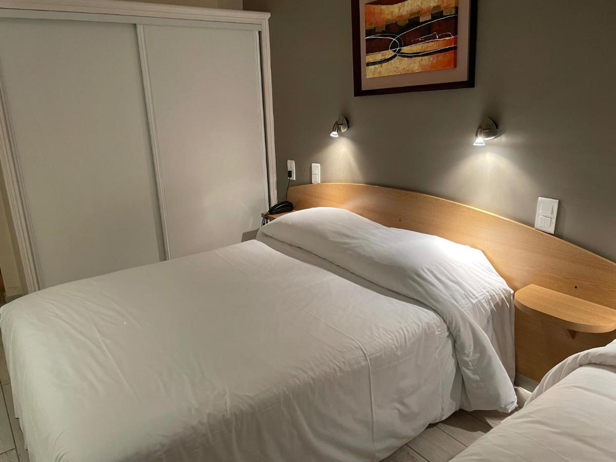 Au Tapis De Sable Hotel Saint-Cyr-sur-Mer Kültér fotó