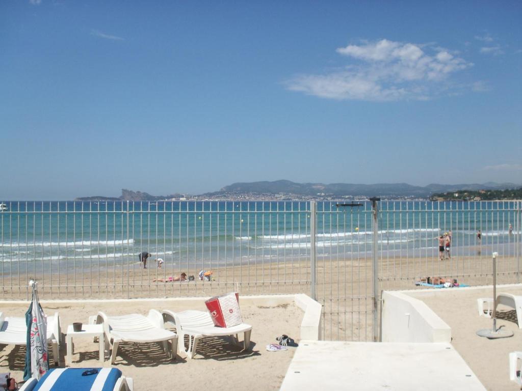 Au Tapis De Sable Hotel Saint-Cyr-sur-Mer Kültér fotó